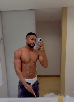 Ghuge & Long Dik - Acompañantes masculino in Lagos, Nigeria Photo 12 of 14