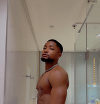 Ghuge & Long Dik - Acompañantes masculino in Lagos, Nigeria