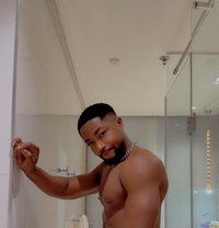 Ghuge & Long Dik - Acompañantes masculino in Lagos, Nigeria