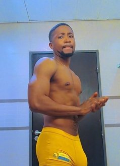 Ghuge & Long Dik - Acompañantes masculino in Lagos, Nigeria Photo 1 of 9