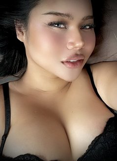 Gi.cute yung famous.Ladyboy bkk🇹🇭 - Transsexual escort in Bangkok Photo 17 of 22