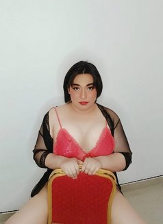 Gi Na - Transsexual escort in Riyadh Photo 2 of 4