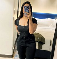 Gia - escort in Mumbai Photo 4 of 5