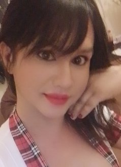 Gia - Transsexual escort in Bangalore Photo 4 of 6