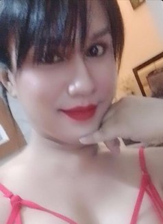 Gia - Transsexual escort in Bangalore Photo 5 of 6