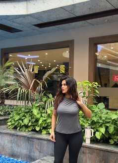 Gia Khanna 🦋 - escort in Dubai Photo 3 of 6