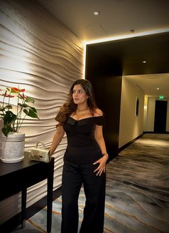 Gia Khanna 🦋 - escort in Dubai Photo 5 of 6