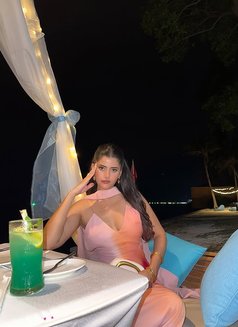 Gia Khanna π¦ - escort in Dubai Photo 2 of 4