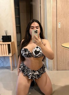 Giana / content camshow and meet / - escort in Manila Photo 6 of 6