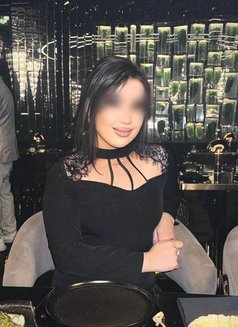 Gianella - escort in Dubai Photo 1 of 10
