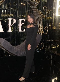 Gianella - escort in Dubai Photo 3 of 10
