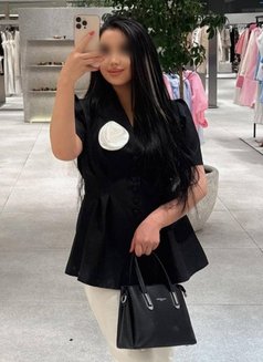 Gianella - escort in Dubai Photo 4 of 10