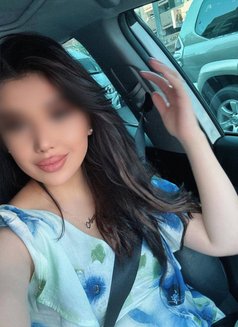 Gianella - escort in Dubai Photo 5 of 10