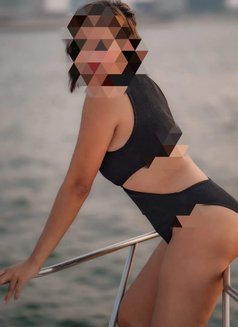 Gianna - puta in Dubai Photo 1 of 5
