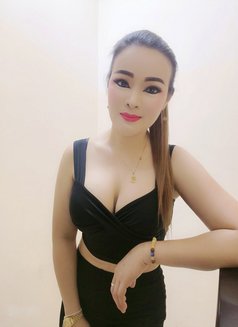 Gibzy - escort in Dubai Photo 3 of 5