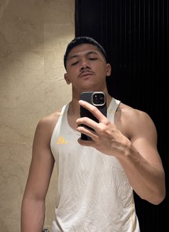 Giffar - masseur in Surabaya Photo 5 of 8