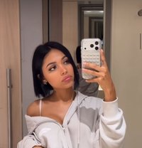 Gift - escort in Muscat