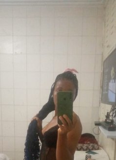 Gift - escort in Dakar Photo 3 of 3