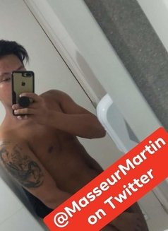Gifted Masseur - Male escort in Manila Photo 2 of 2