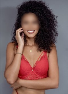 Gigi Belle - escort in London Photo 2 of 5