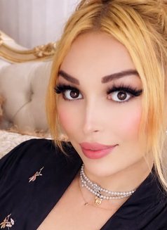 Gigi Fox - Transsexual escort in Riyadh Photo 14 of 24