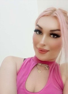 Gigi Fox - Transsexual escort in Riyadh Photo 17 of 24