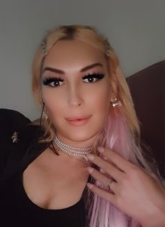 Gigi Fox - Transsexual escort in Riyadh Photo 20 of 24