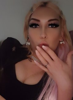 Gigi Fox - Transsexual escort in Riyadh Photo 21 of 24