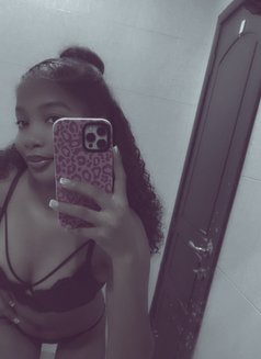 Gigi - escort in Muscat Photo 1 of 5