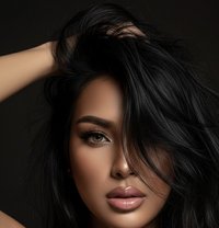 VIP1 - Transsexual escort in Al Manama Photo 14 of 14