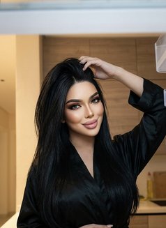 Gigi full service - Transsexual escort in Riyadh Photo 12 of 17