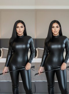 slave - Transsexual escort in Riyadh Photo 2 of 10