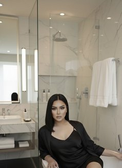 GIGIRIYADH. - Transsexual escort in Riyadh Photo 5 of 12