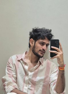 Only Ahmedabad - Acompañantes masculino in Ahmedabad Photo 2 of 5