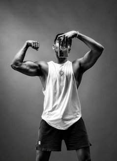 Gimhan Massage - Male escort in Colombo Photo 10 of 10