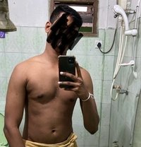 Gimhan - Male escort in Colombo