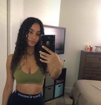 Gina - escort in Muscat