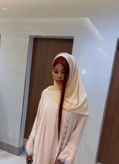 Gina - escort in Muscat Photo 2 of 3