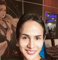 Gina - Transsexual escort in Makati City