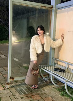 Gina - escort in Makati City Photo 5 of 7