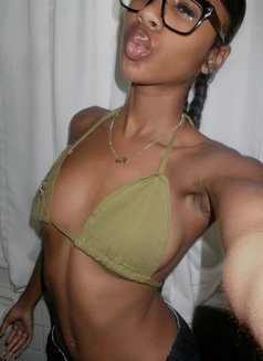 Gina - escort in Ajmān Photo 3 of 4