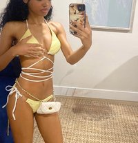 Gina - escort in Ajmān