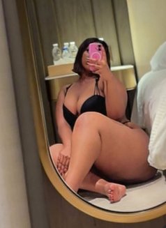 Gina - escort in Erbil Photo 1 of 6