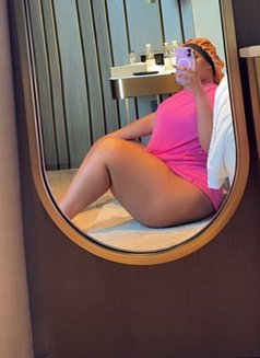 Gina - escort in Erbil Photo 9 of 10