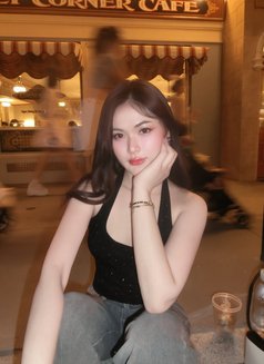 Gina - escort in Hong Kong Photo 2 of 13