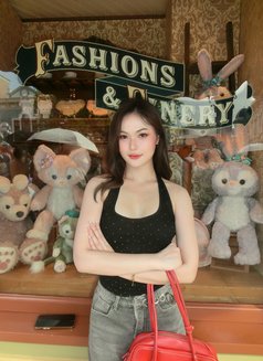 Gina - escort in Hong Kong Photo 9 of 13