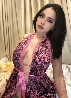 Gina - escort in Riyadh Photo 10 of 18