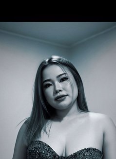 Gina - puta in Şalālah Photo 5 of 6