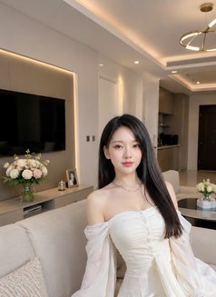 Gina - escort in Ho Chi Minh City Photo 3 of 6