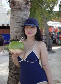 Gina - escort in Hong Kong Photo 2 of 6